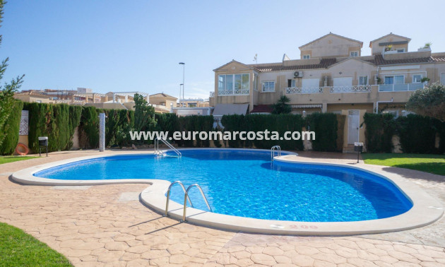 Sale - Villa - Torrevieja - Aguas Nuevas