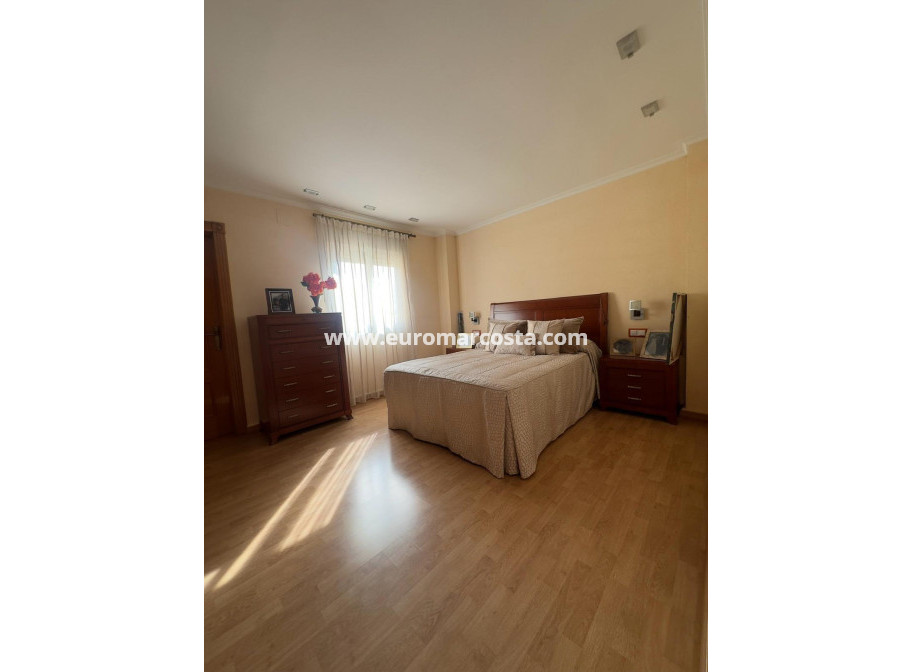 Sale - Apartment / flat - Torrevieja - TORREVIEJA