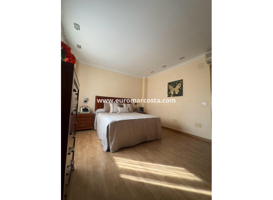 Sale - Apartment / flat - Torrevieja - TORREVIEJA