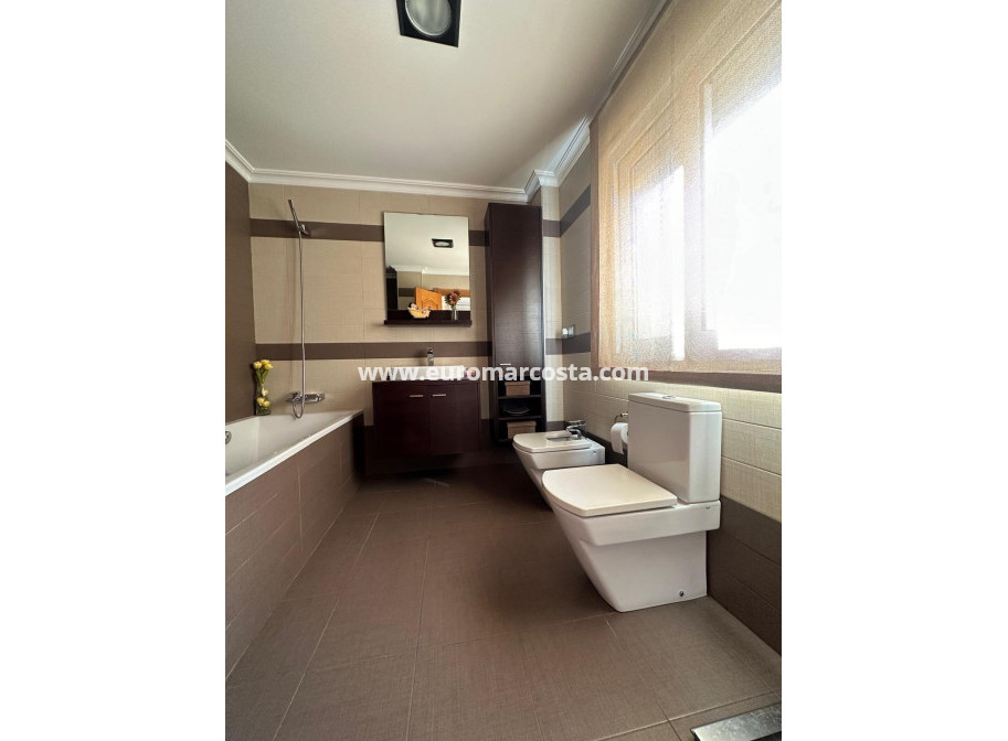 Sale - Apartment / flat - Torrevieja - TORREVIEJA