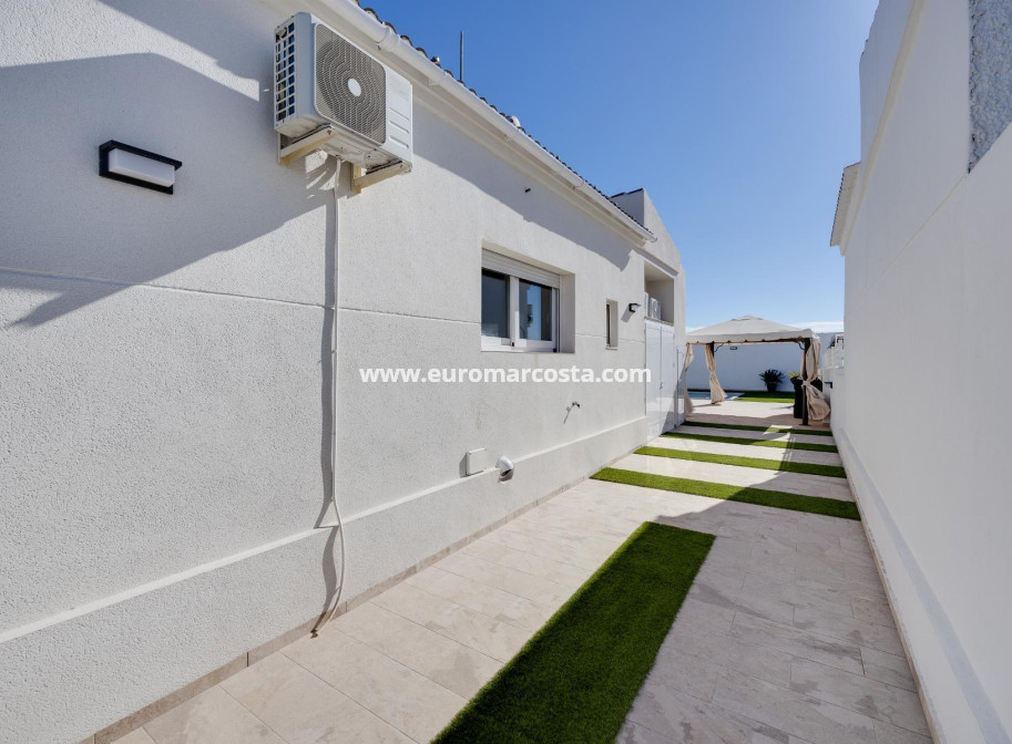 Venta - Villa - Torrevieja - TORREVIEJA