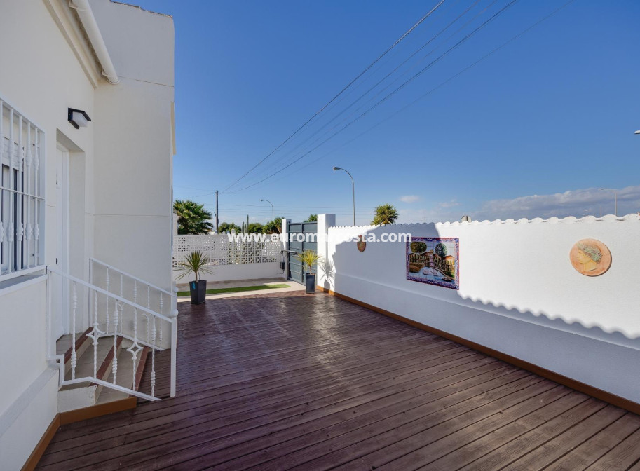 Venta - Villa - Torrevieja - TORREVIEJA