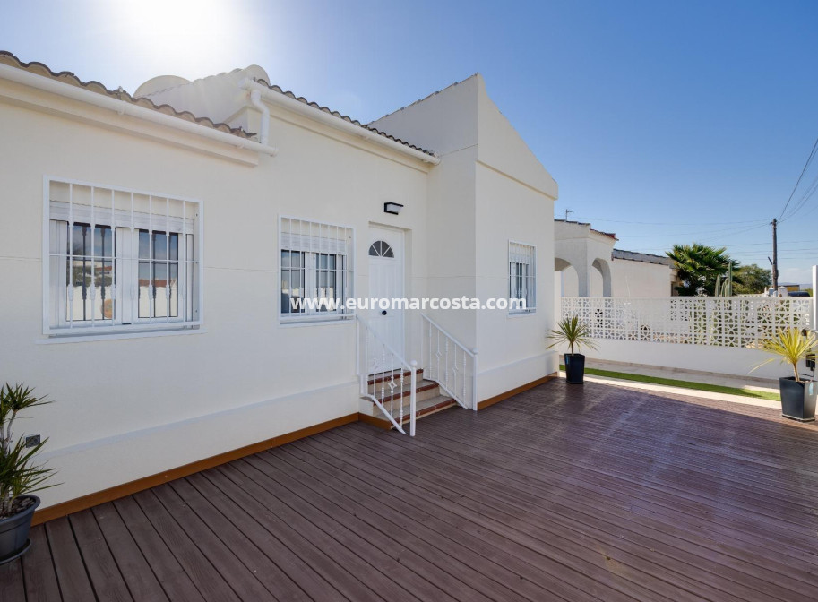 Venta - Villa - Torrevieja - TORREVIEJA