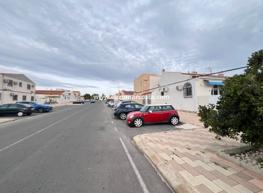 Venta - Adosado - Torrevieja - TORREVIEJA