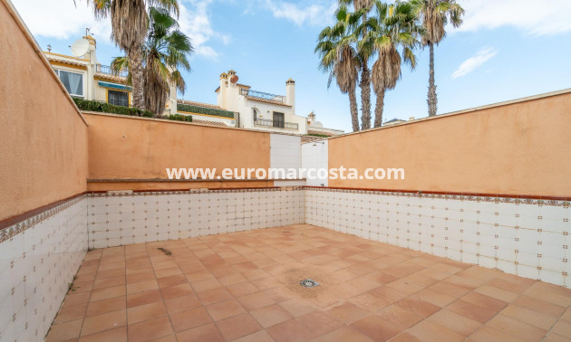 Sale - Townhouse - Orihuela Costa