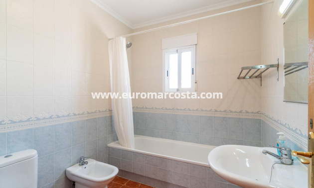 Sale - Townhouse - Orihuela Costa