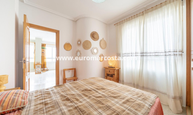 Sale - Apartment / flat - Los Montesinos - Pueblo 8