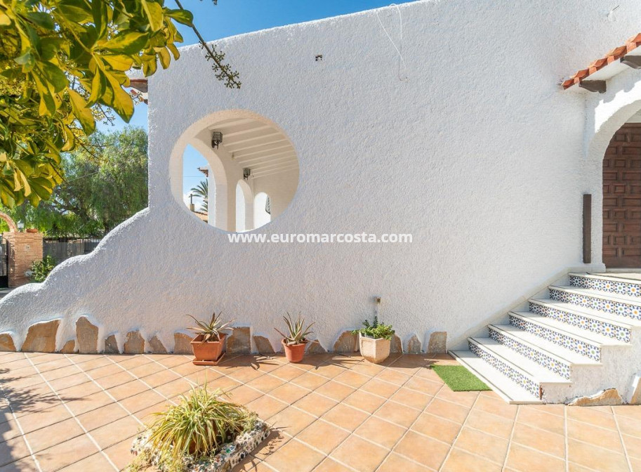 Sale - Villa - Orihuela Costa