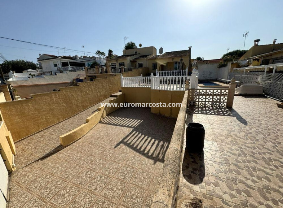 Objekte zum Wiederverkauf - Villa / Doppelhaushälfte - Torrevieja - Los Balcones - Los Altos del Edén