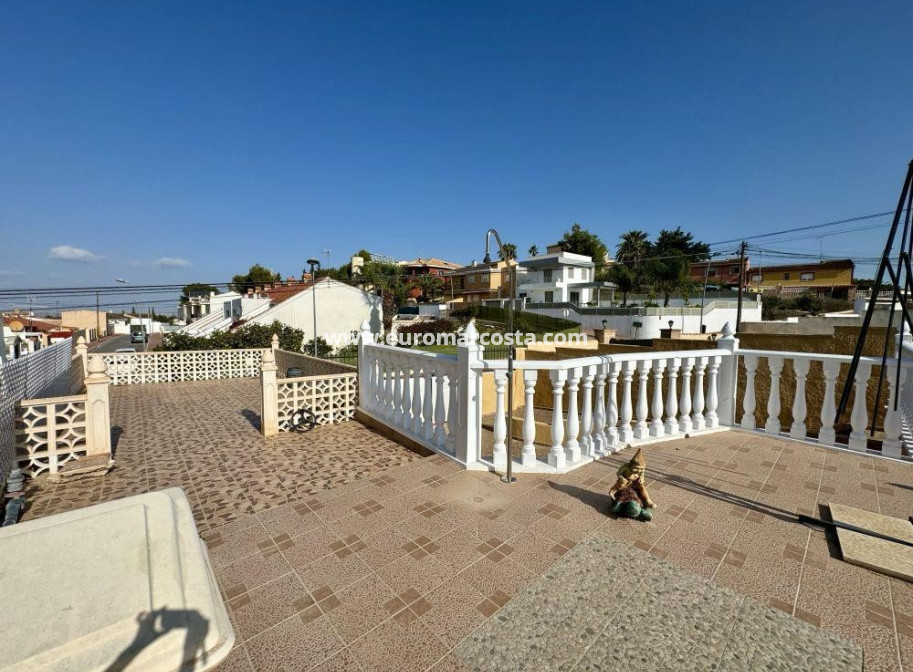 Objekte zum Wiederverkauf - Villa / Doppelhaushälfte - Torrevieja - Los Balcones - Los Altos del Edén