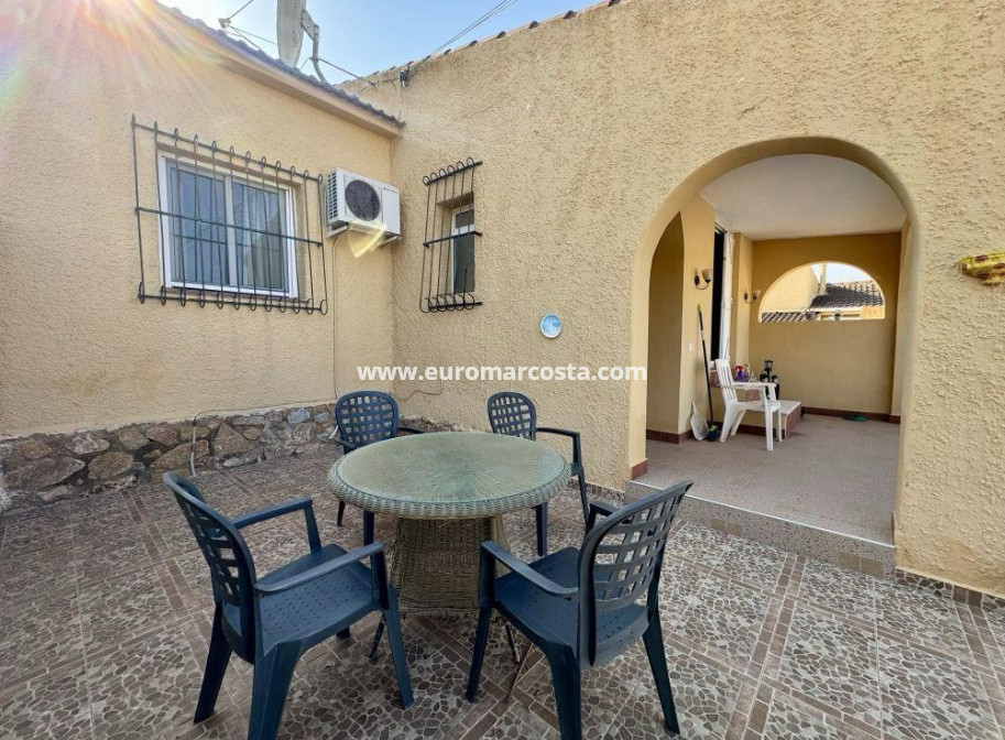 Objekte zum Wiederverkauf - Villa / Doppelhaushälfte - Torrevieja - Los Balcones - Los Altos del Edén