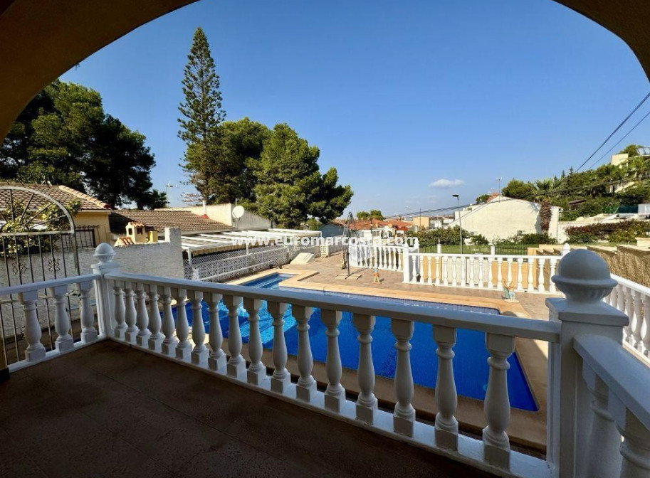 Objekte zum Wiederverkauf - Villa / Doppelhaushälfte - Torrevieja - Los Balcones - Los Altos del Edén