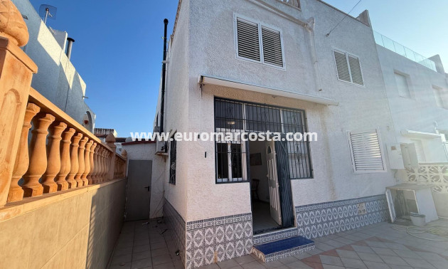 Sale - Villa - Torrevieja - TORREVIEJA