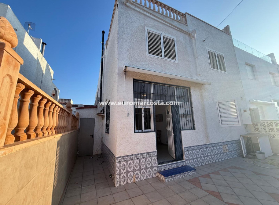 Sale - Villa - Torrevieja - TORREVIEJA