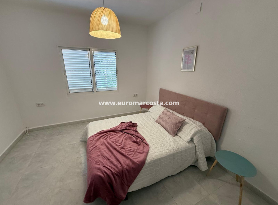 Sale - Villa - Torrevieja - TORREVIEJA