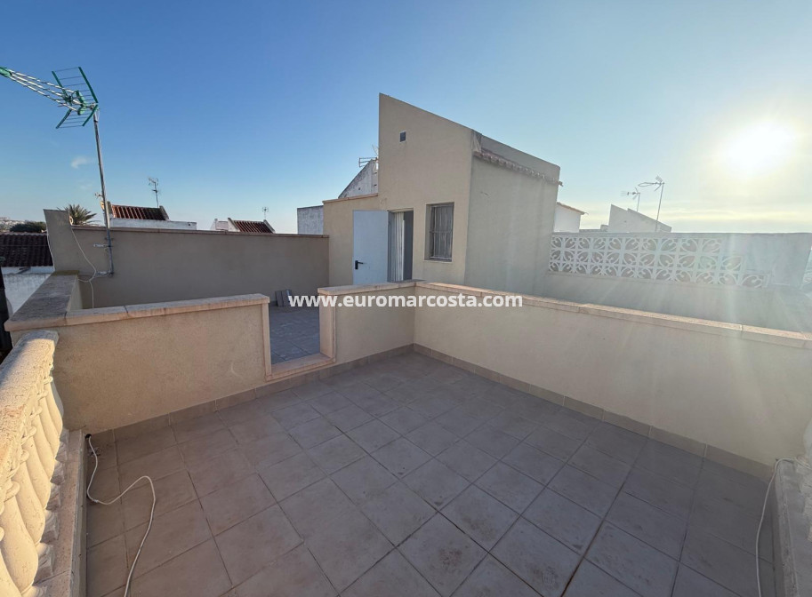 Sale - Villa - Torrevieja - TORREVIEJA