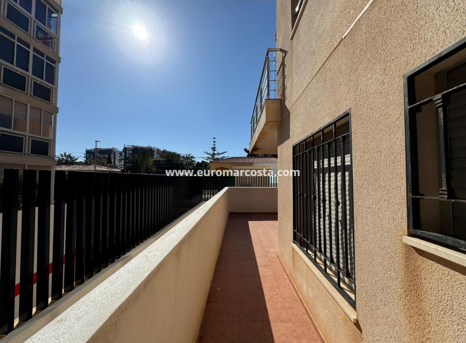 Sale - Apartment / flat - Torrevieja - Orihuela Costa