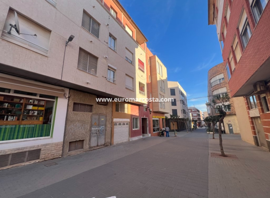 Sale - Apartment / flat - Los Montesinos