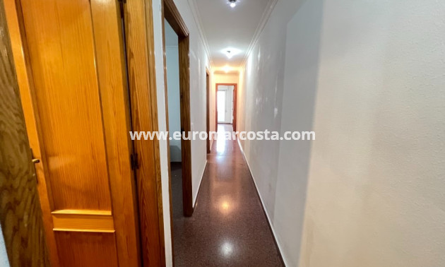 Sale - Apartment / flat - Los Montesinos