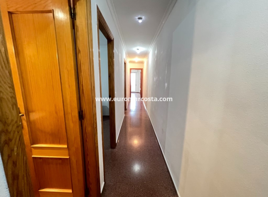 Sale - Apartment / flat - Los Montesinos