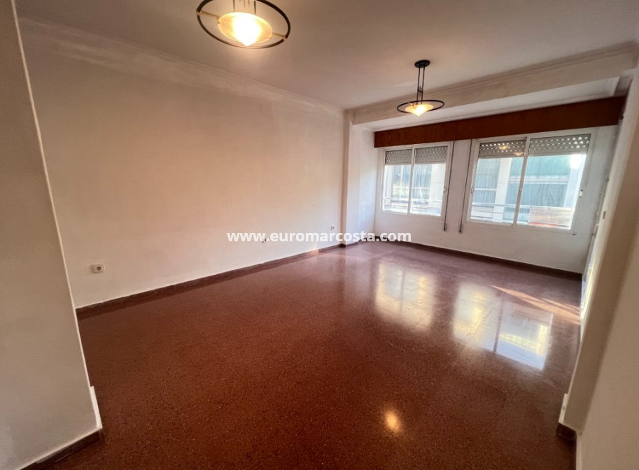 Sale - Apartment / flat - Los Montesinos