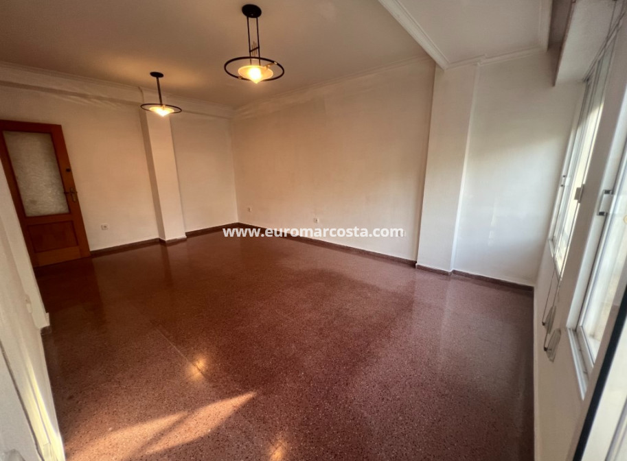 Sale - Apartment / flat - Los Montesinos