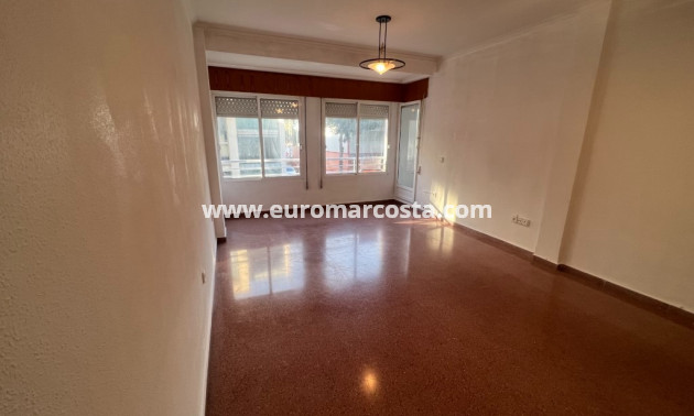 Sale - Apartment / flat - Los Montesinos