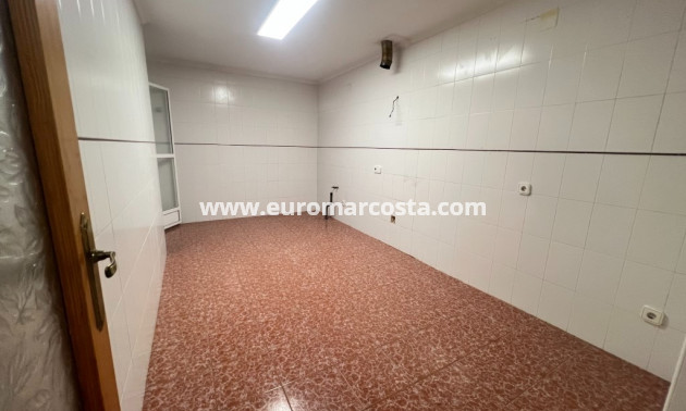 Sale - Apartment / flat - Los Montesinos