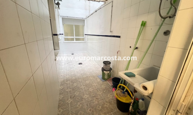 Sale - Apartment / flat - Los Montesinos