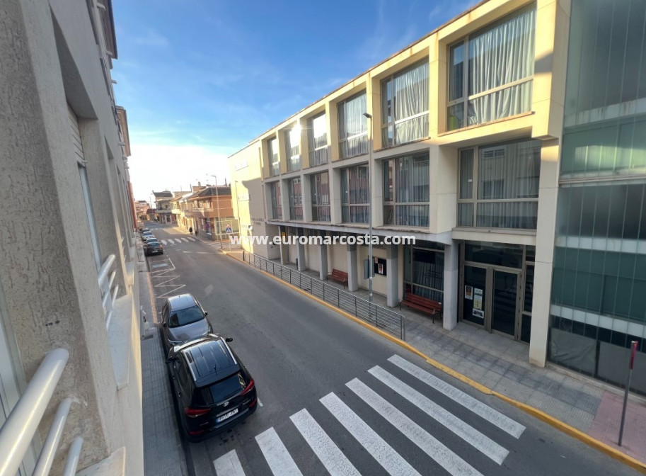 Sale - Apartment / flat - Los Montesinos