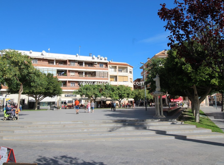 Sale - Apartment / flat - Los Montesinos