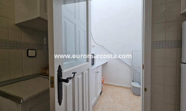 Sale - Bungalow - Orihuela Costa - Los Almendros-La Florida