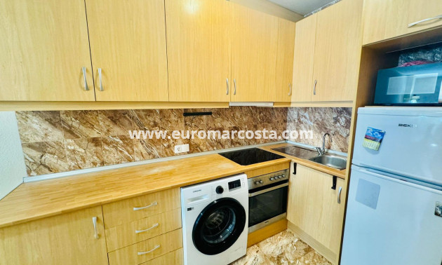 Sale - Bungalow - Torrevieja - Aguas Nuevas