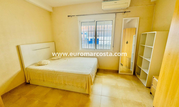 Sale - Bungalow - Torrevieja - Aguas Nuevas