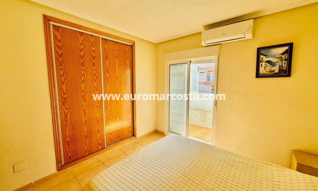 Sale - Bungalow - Torrevieja - Aguas Nuevas