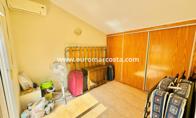 Sale - Bungalow - Torrevieja - Aguas Nuevas