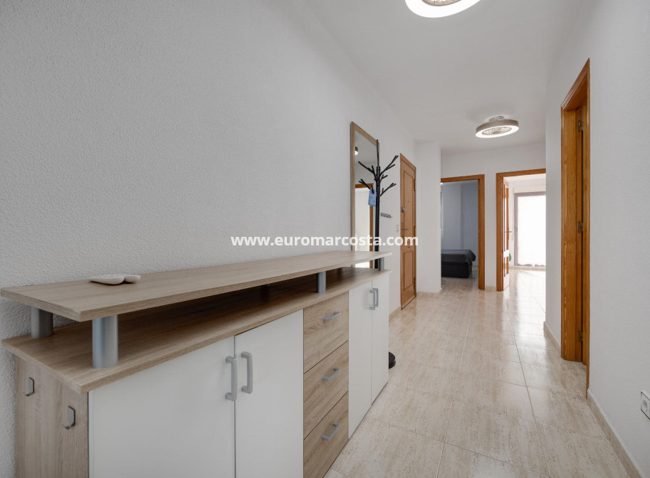 Sale - Apartment / flat - Torrevieja - TORREVIEJA