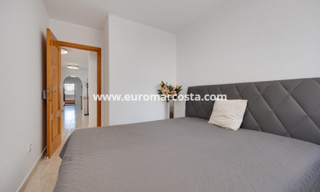 Sale - Apartment / flat - Torrevieja - TORREVIEJA