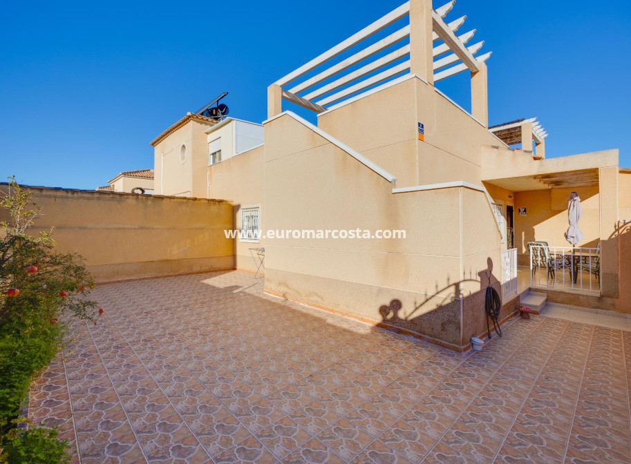 Sale - Chalet - Torrevieja - Pueblo - Centro