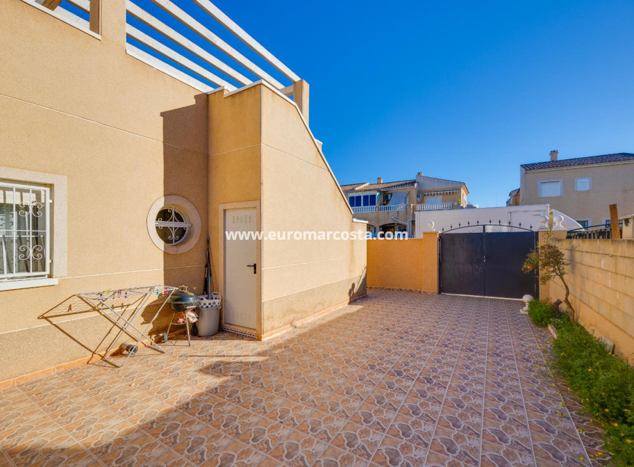 Venta - Chalet - Torrevieja - Pueblo - Centro