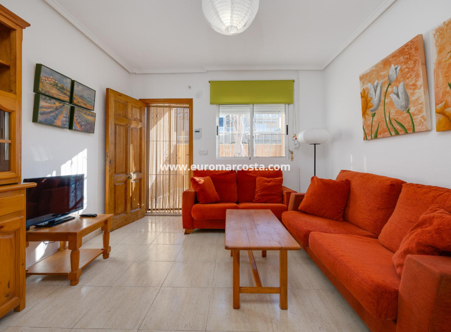 Venta - Chalet - Torrevieja - Pueblo - Centro