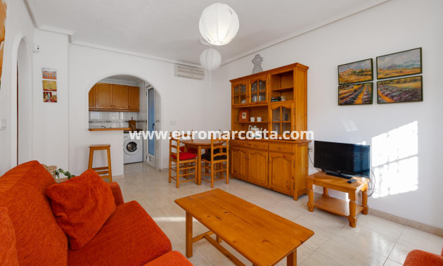 Sale - Chalet - Torrevieja - Pueblo - Centro