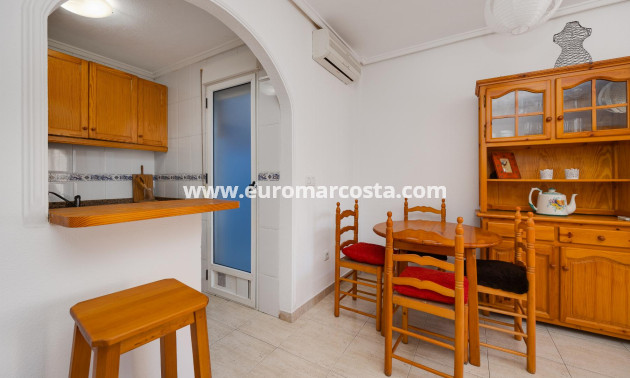 Venta - Chalet - Torrevieja - Pueblo - Centro