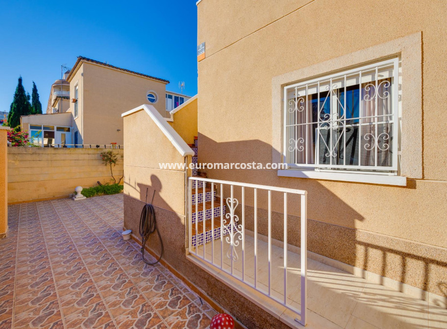 Venta - Chalet - Torrevieja - Pueblo - Centro