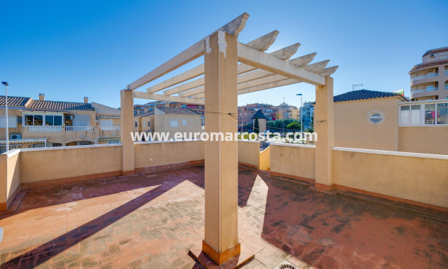 Sale - Chalet - Torrevieja - Pueblo - Centro