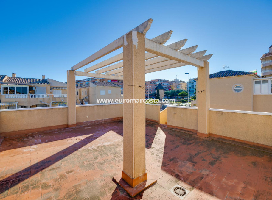 Venta - Chalet - Torrevieja - Pueblo - Centro