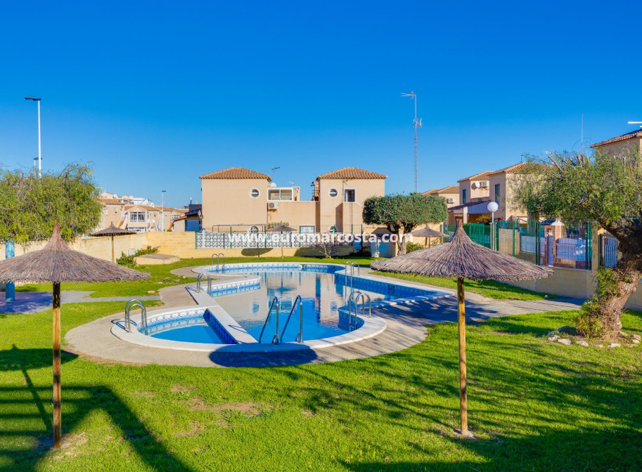 Venta - Chalet - Torrevieja - Pueblo - Centro