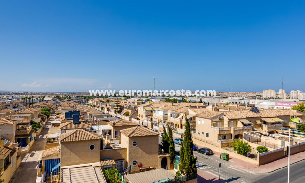 Sale - Chalet - Torrevieja - Pueblo - Centro