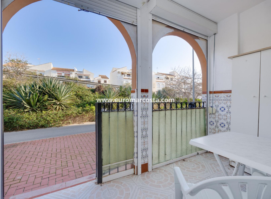 Sale - Bungalow - Torrevieja - TORREVIEJA