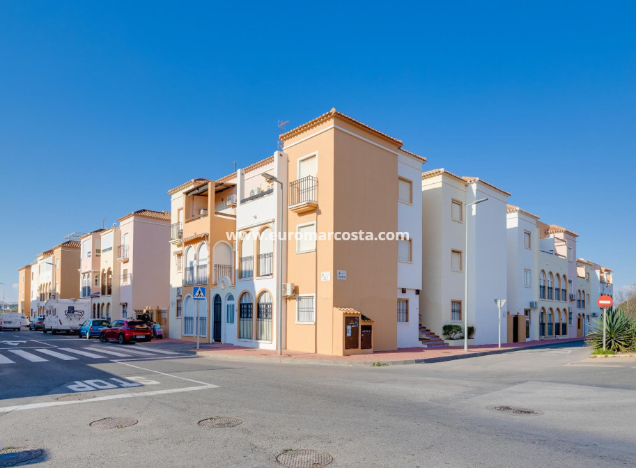 Sale - Bungalow - Torrevieja - TORREVIEJA